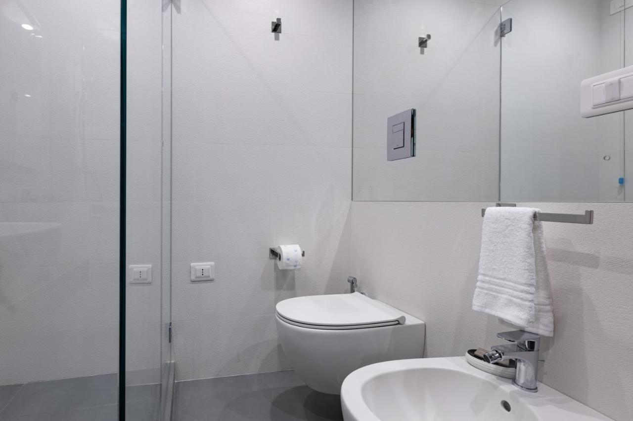 Tito'S Rooms Napoli Bagian luar foto