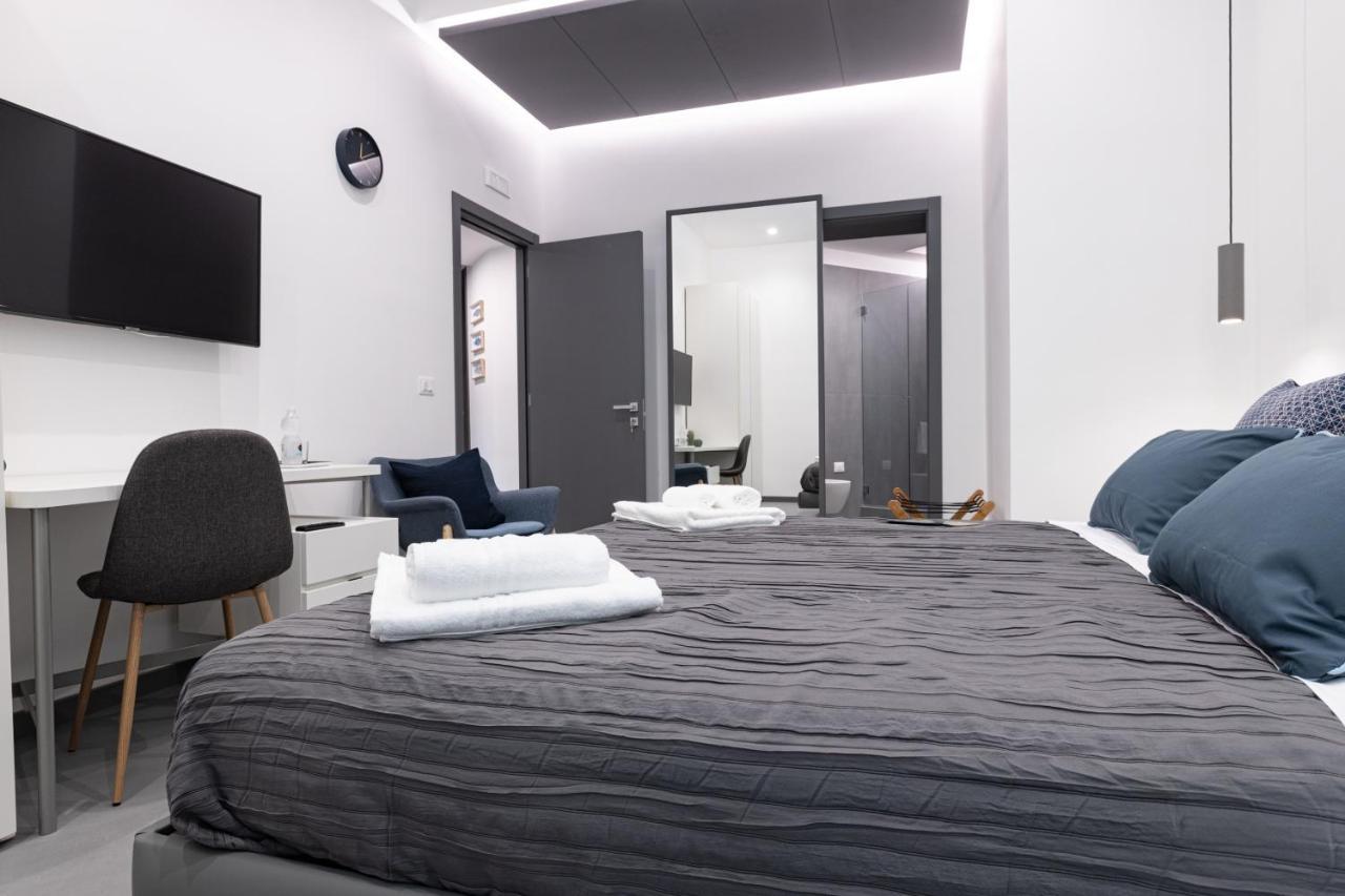 Tito'S Rooms Napoli Bagian luar foto